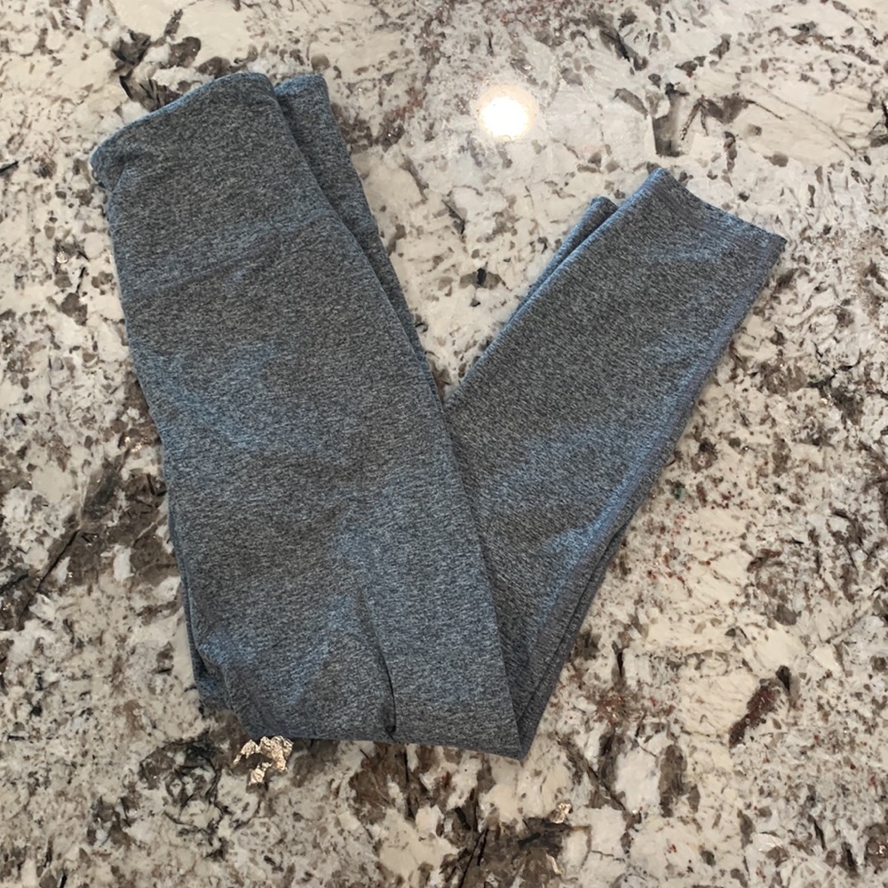 EUC Women’s size small gray leggings